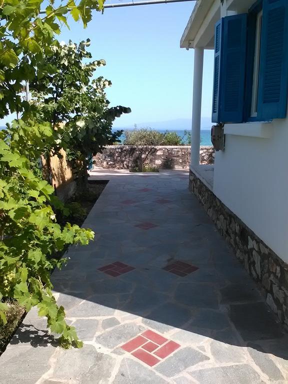 House Kokkalas On The Beach Pyrgadikia Exterior foto
