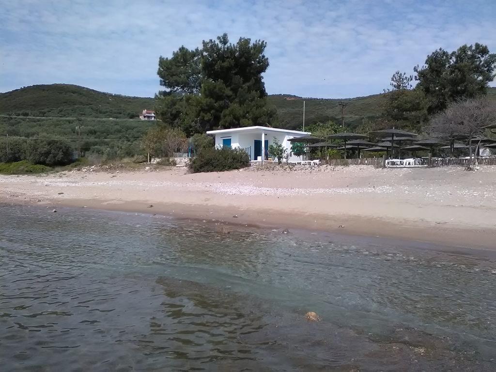 House Kokkalas On The Beach Pyrgadikia Exterior foto